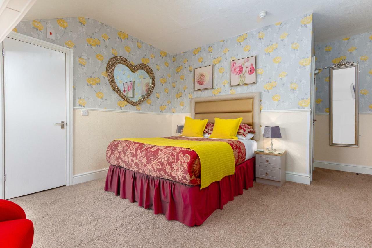 Valentine Lodge Over 21 Adult Couples Only Blackpool Exterior foto